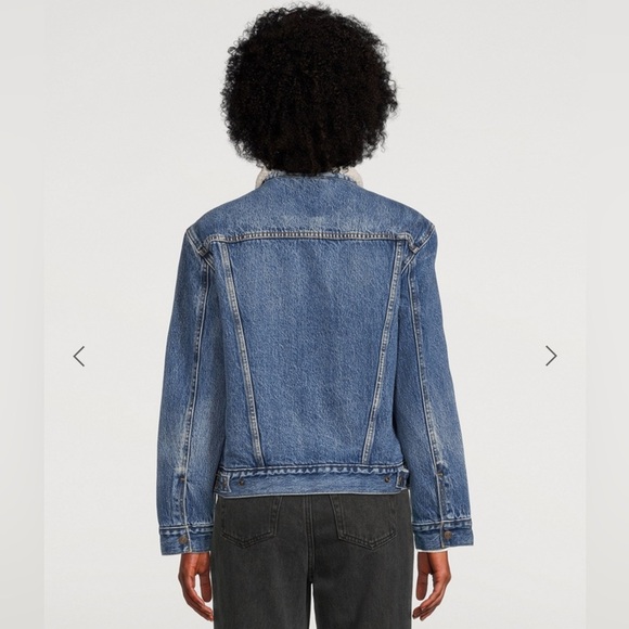 Levi's Ex-Boyfriend Sherpa Trucker Denim Jacket in Addicted To Love, size small - Picture 10 of 11